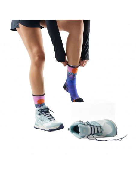 Socks Smartwool Women's Hike Targeted Cushion Mountain Sunrise Crew Socks Deep Navy